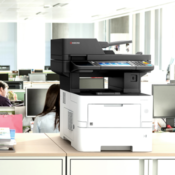 Ödüllü yazıcılar Kyocera printer in office